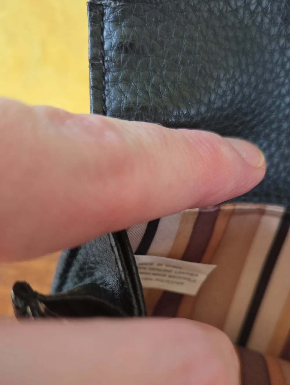 Tignanello Turnlock Black Leather Wallet $100 Retail GUC